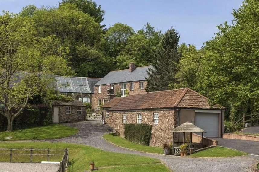 Restorations, Renovations & Extensions by Kingsleigh Homes